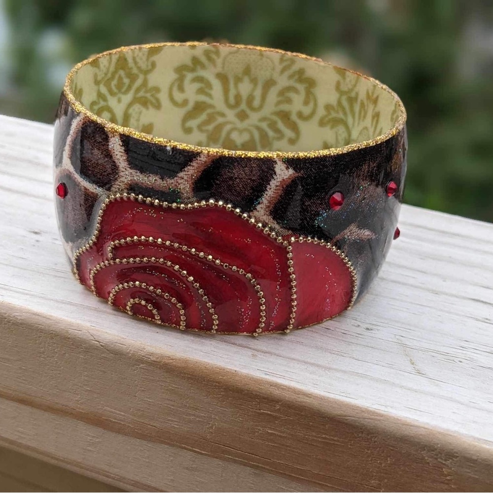 Vintage Cold Enamel Red Rose Damask Pattern Bangle with Gold Trim